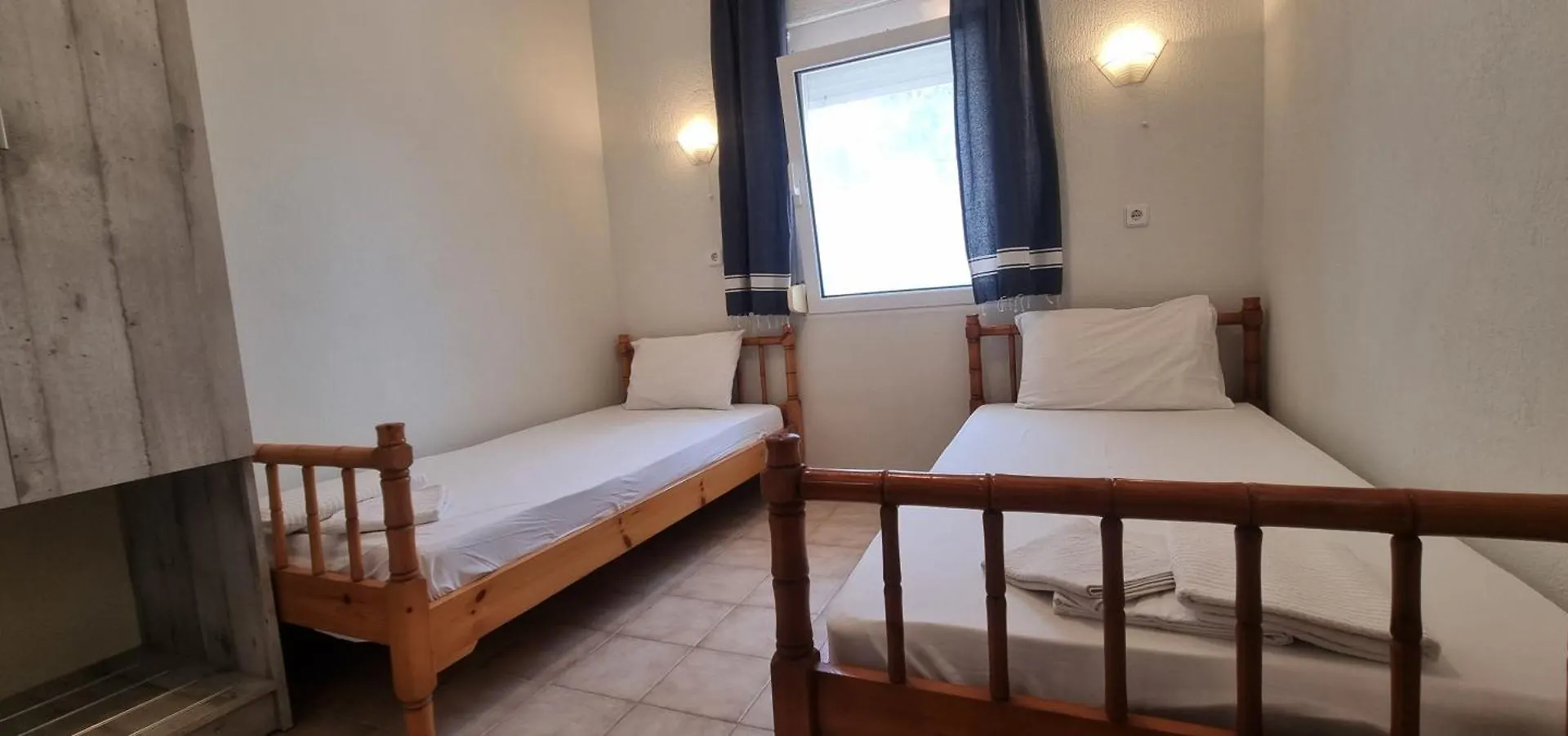 Sea Side Studios With Swimming Pool & Parking カッサンドレイア