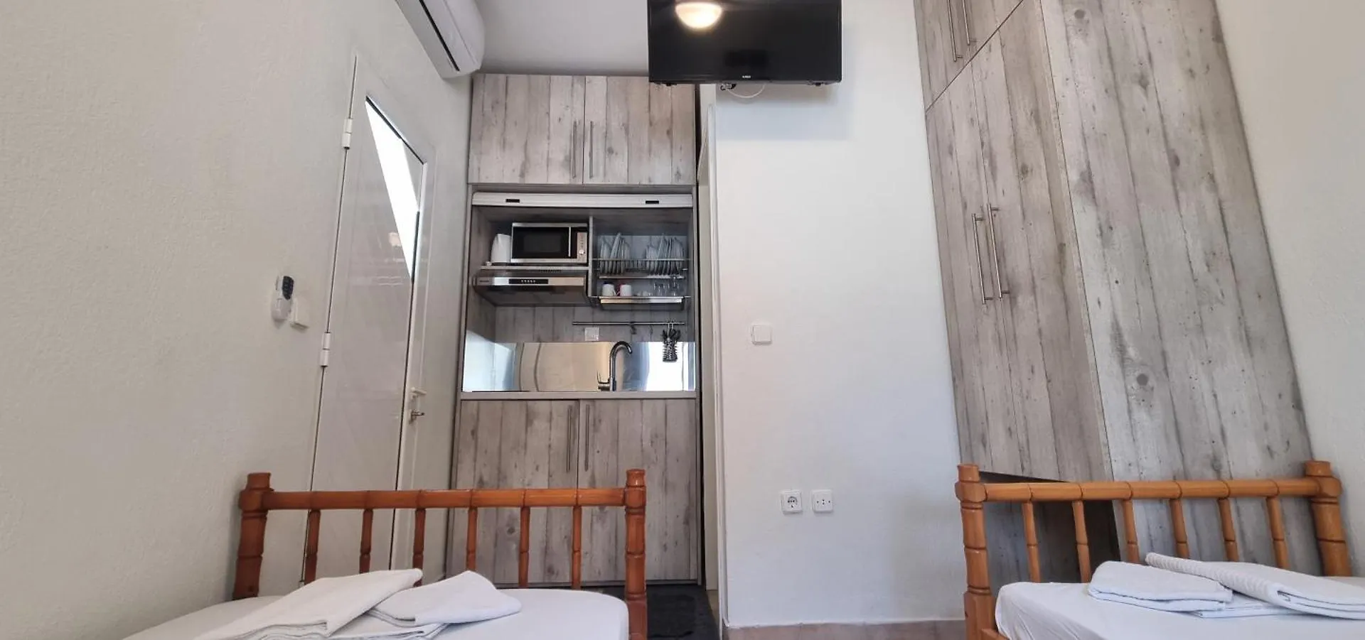 アパート Sea Side Studios With Swimming Pool & Parking カッサンドレイア